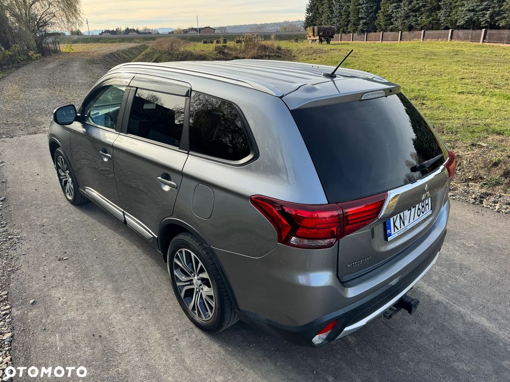 Mitsubishi Outlander 2.4 4WD CVT Instyle - 12