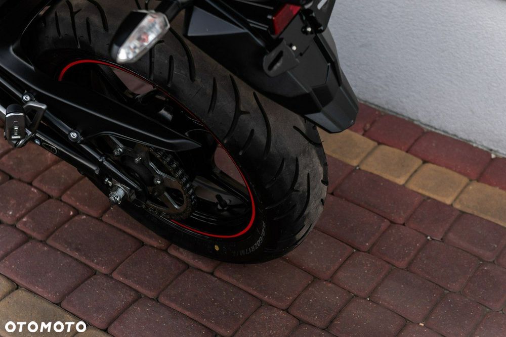 Kawasaki ER - 8