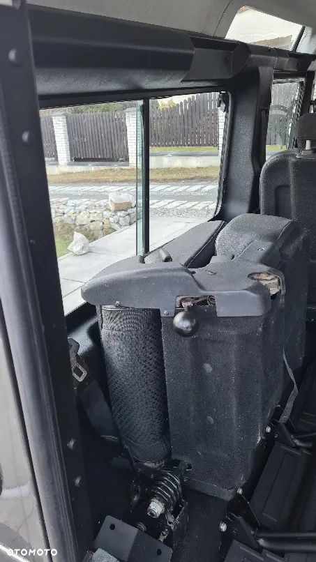 Land Rover Defender 110 2.4 TD4 E - 20