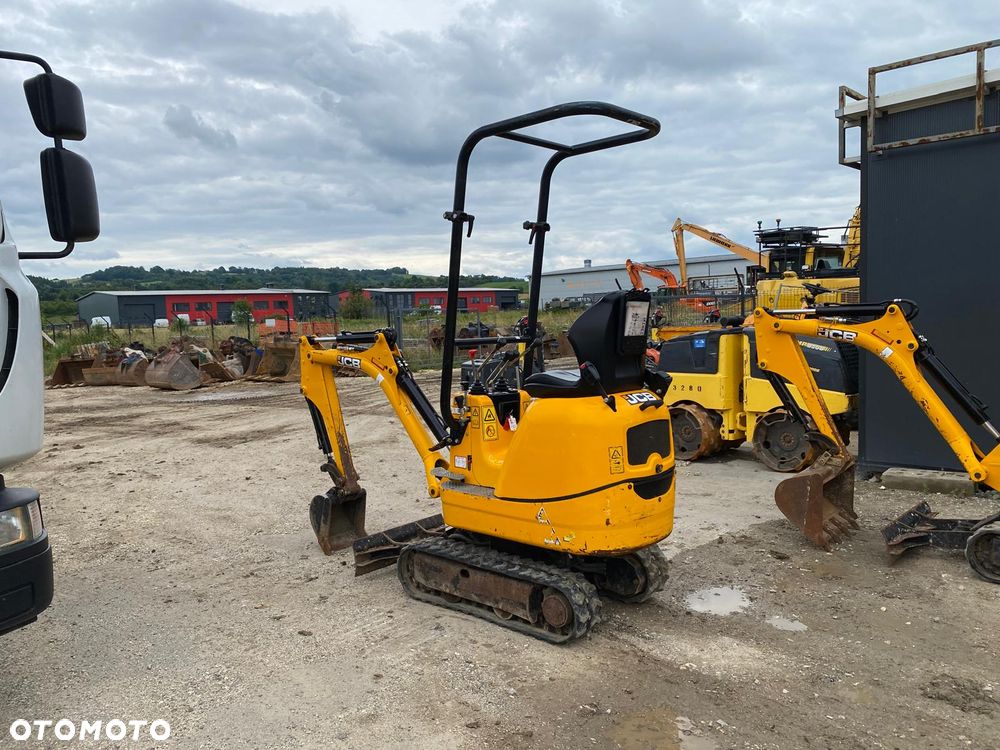 JCB 8008 - 4