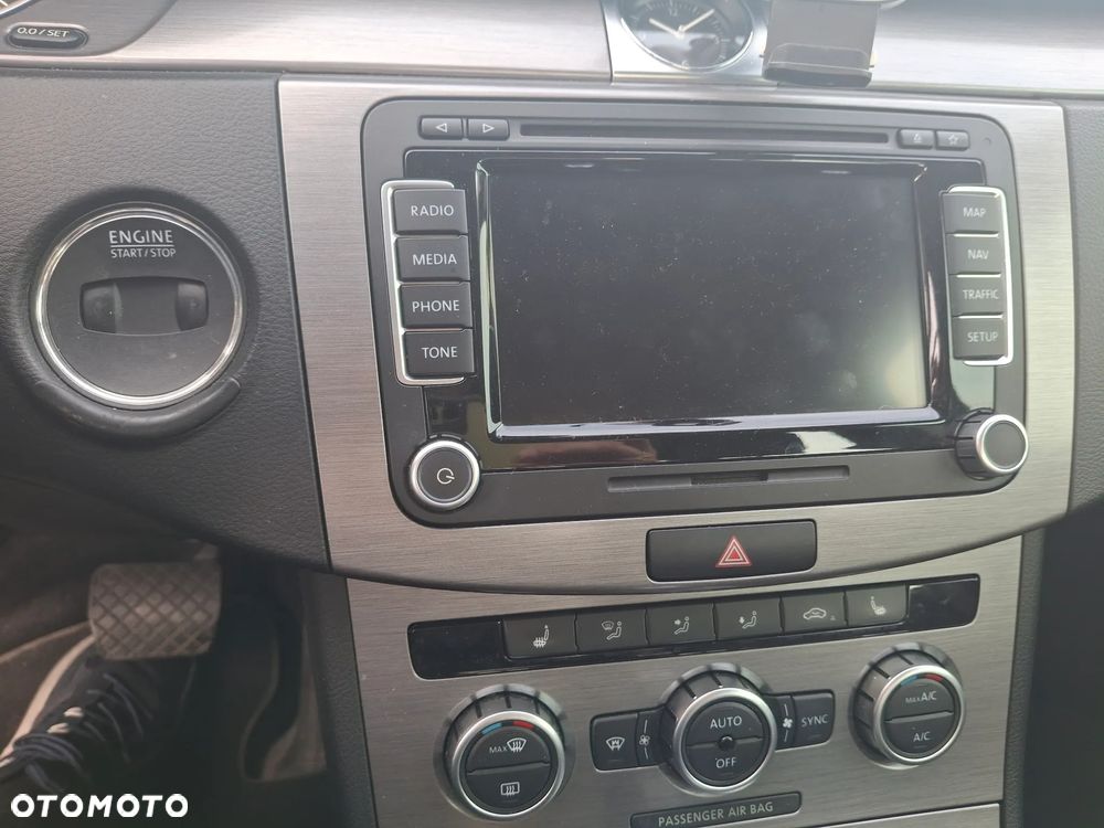 Volkswagen Passat 2.0 TDI Comfortline DSG - 6