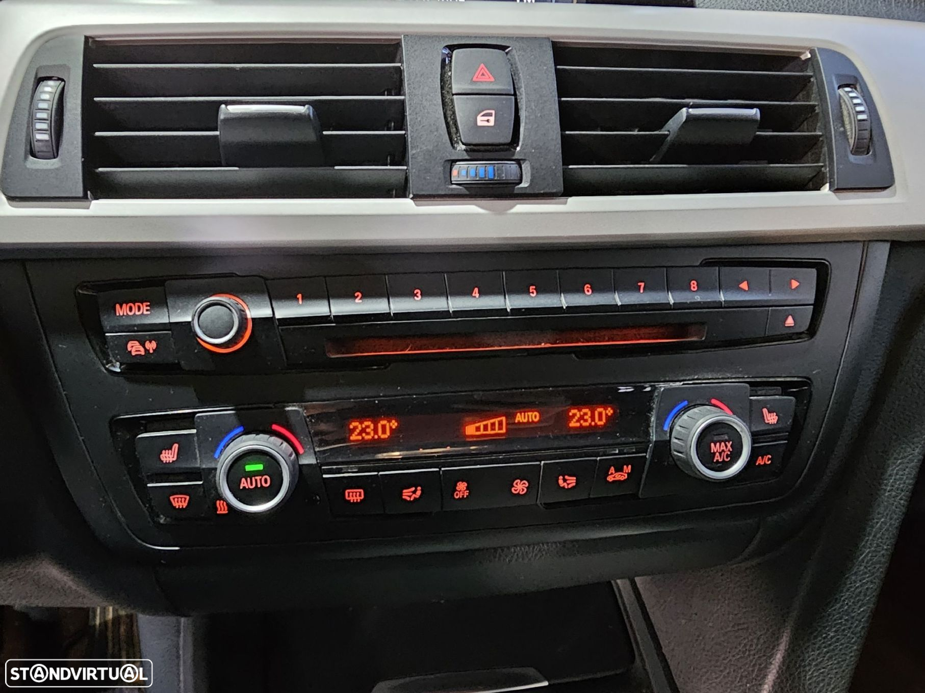 BMW 320 d Touring EfficientDynamics Auto - 22