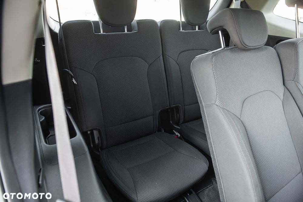 Kia Carens 1.7 CRDi M 7os - 27