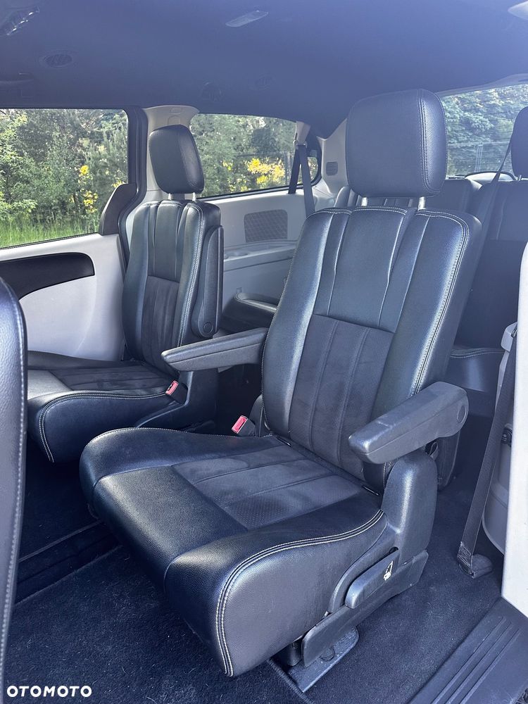 Dodge Grand Caravan 3.6 R/T - 14