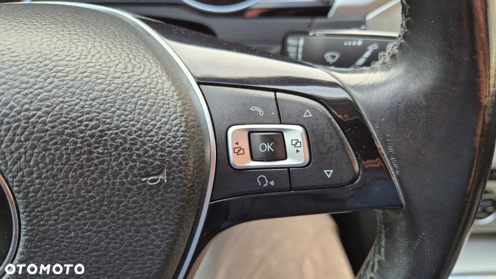 Volkswagen Passat - 18