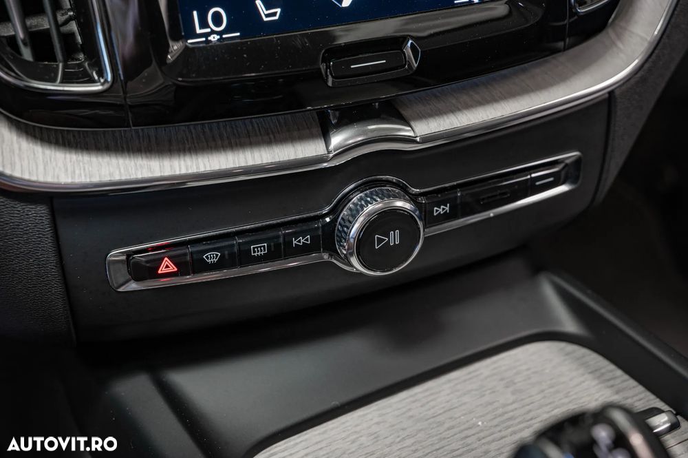 VOLVO XC60 2020 — imagine 15