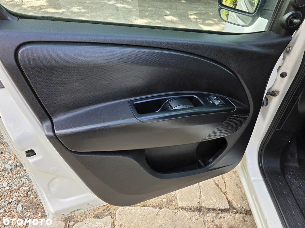 Renault Clio 1.5 dCi Energy Alize - 11