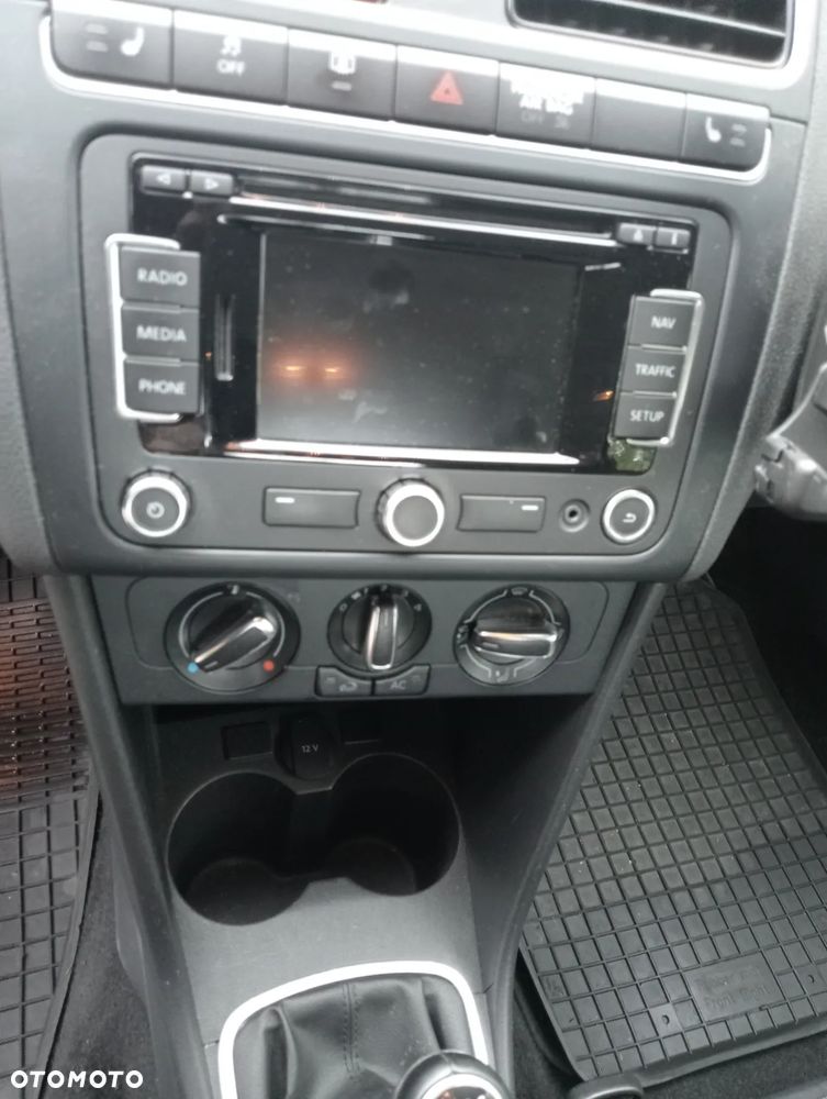Volkswagen Polo 1.6 TDI Comfortline - 6