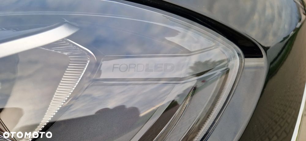 Ford Fiesta 1.0 EcoBoost Hybrid S&S TITANIUM - 32