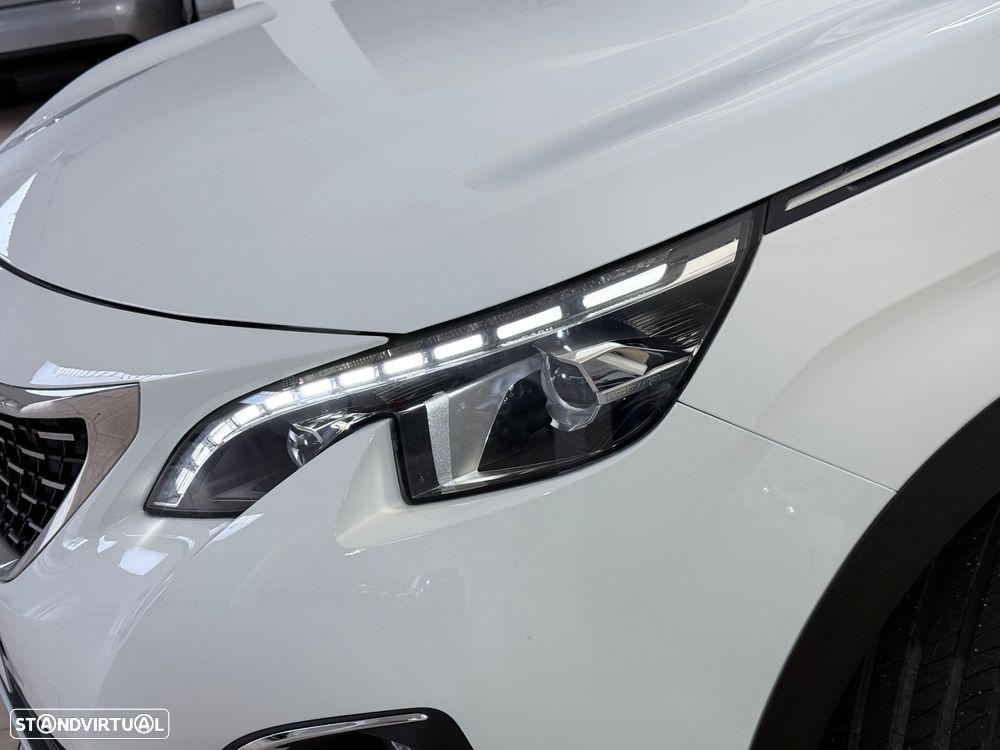 Peugeot 3008 PureTech 130 Stop & Start GPF EAT8 Allure - 26