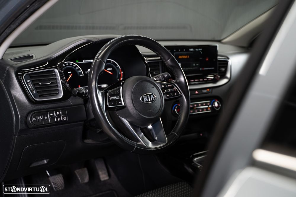 Kia XCeed 1.6 CRDi MHEV Drive - 23