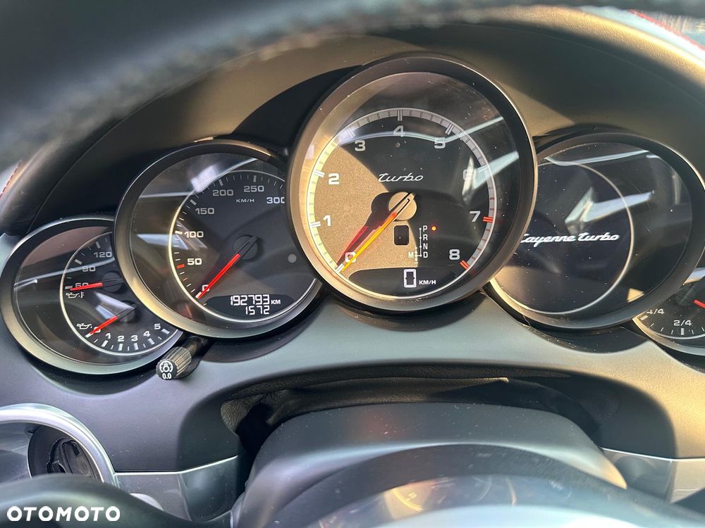 Porsche Cayenne Turbo - 21