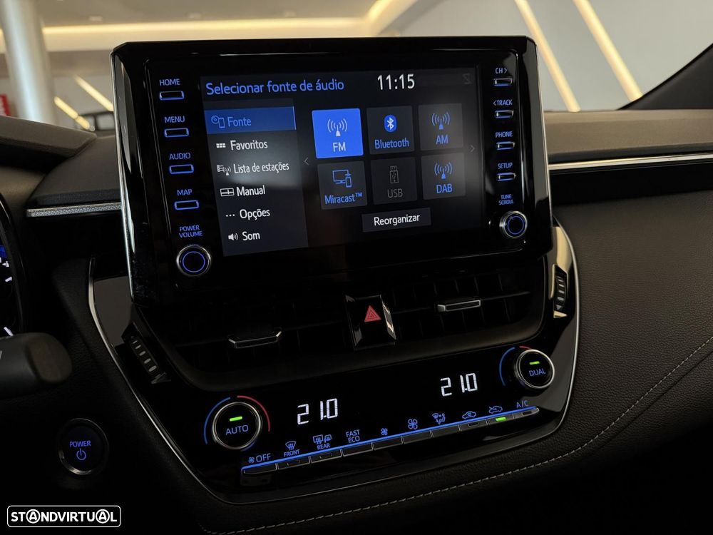 Toyota Corolla 1.8 Hybrid Comfort - 24