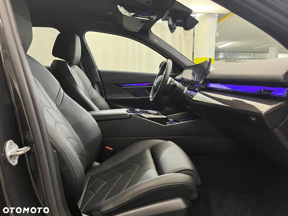 BMW Seria 5 520d xDrive mHEV M Sport - 39