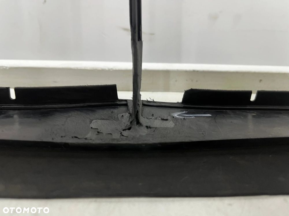 Osłona chłodnicy BMW M3 F80 M4 F82 F83 14-21r. DOLNA kierownica powietrza pasa przedniego wlot inter - 14