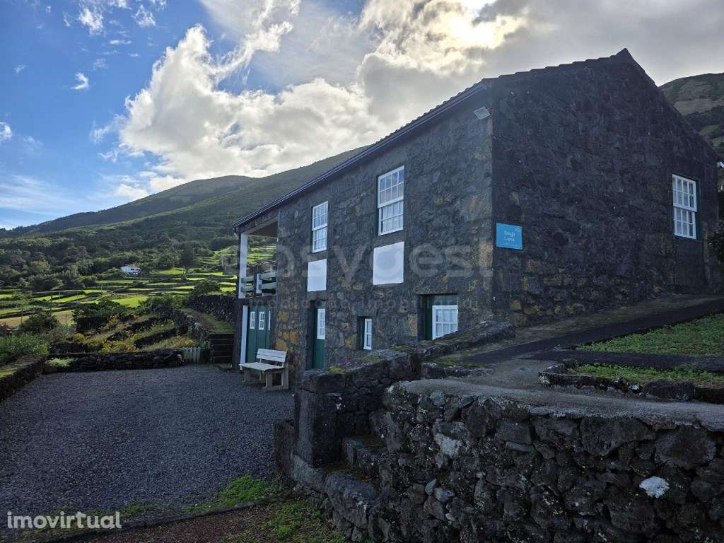Duas Moradias T2 com Vista Mar e Potencial Turístico - Santo Amaro,... - Grande imagem: 3/40
