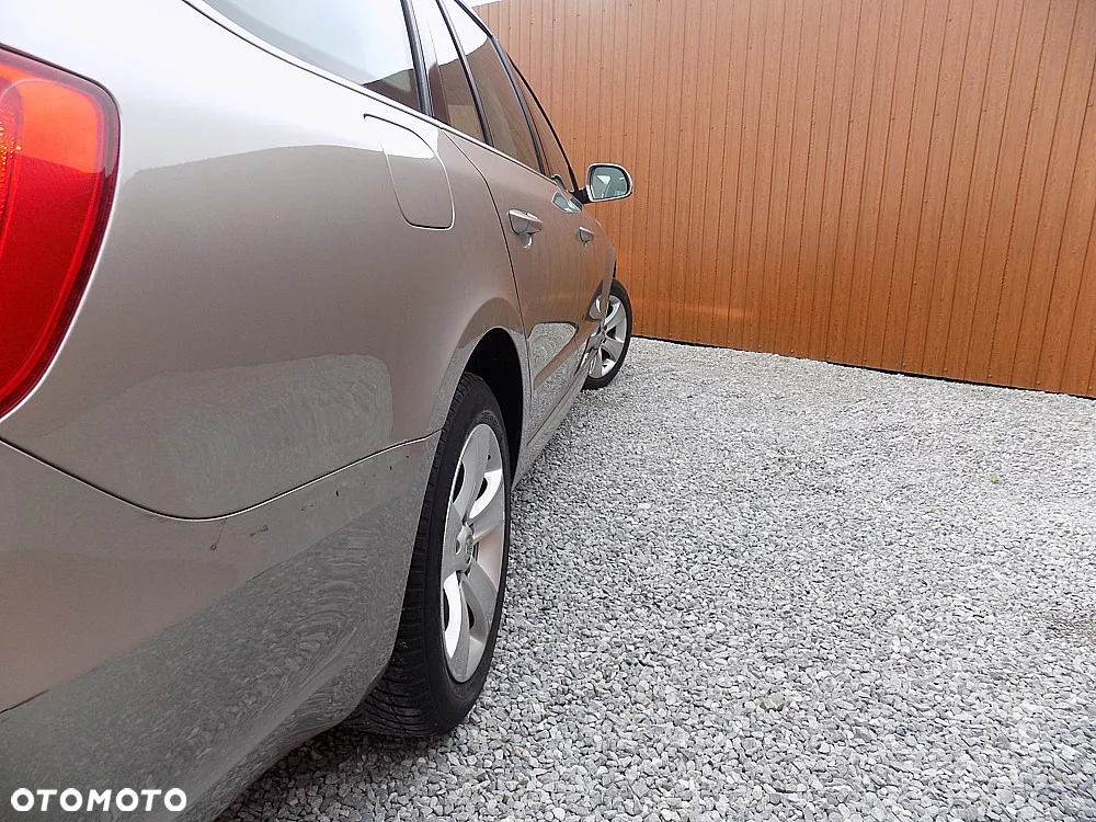 Skoda Superb 2.0 TDI 4x4 Elegance - 22