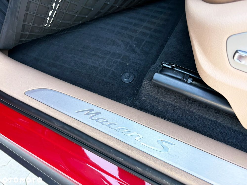 Porsche Macan - 31