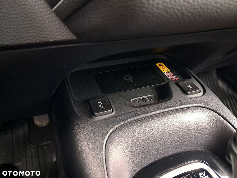 Toyota Corolla 1.8 Hybrid Comfort - 24