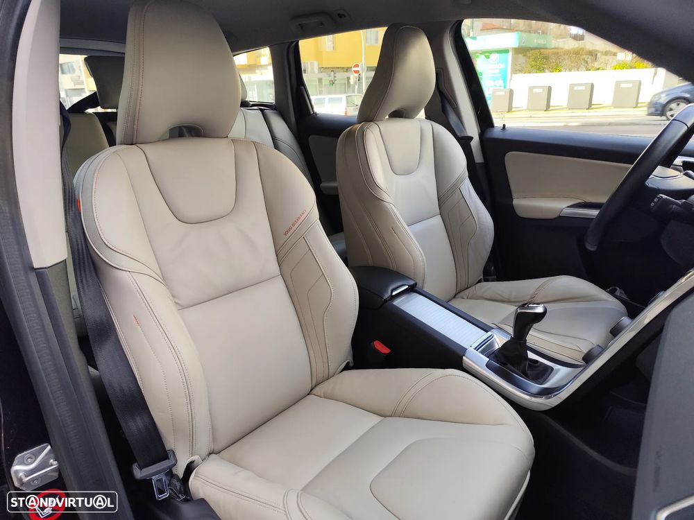 Volvo XC 60 2.0 D3 VOR - 16