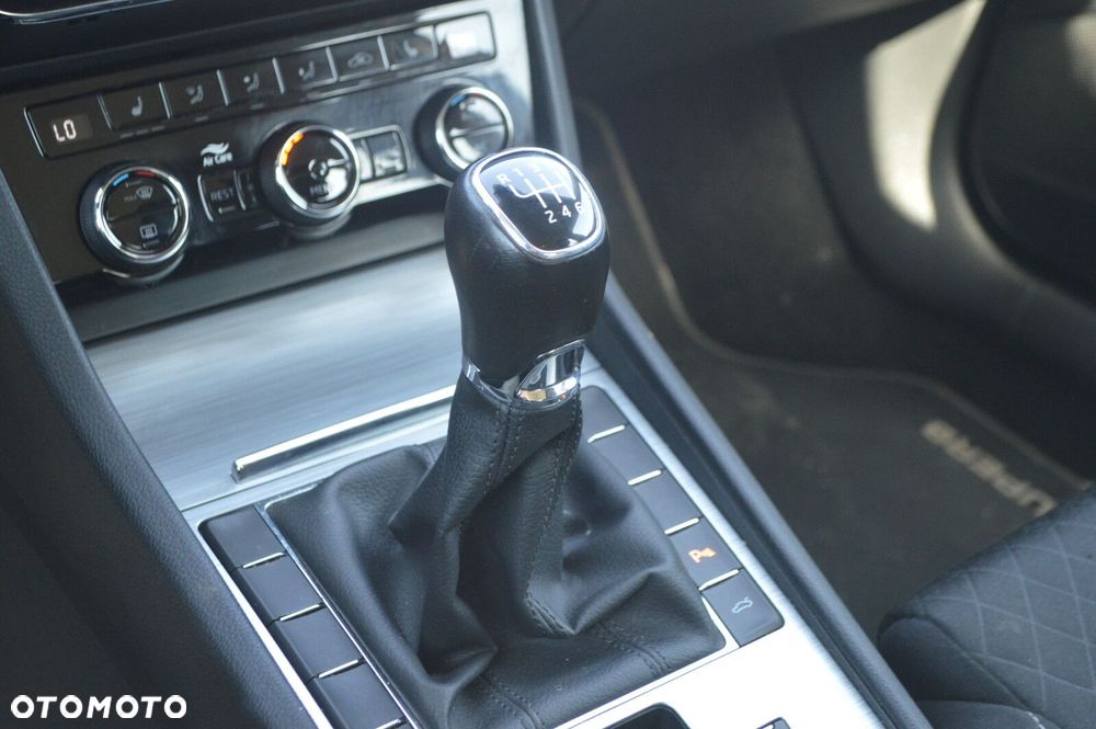 Skoda Superb 2.0 TDI SCR Ambition - 16