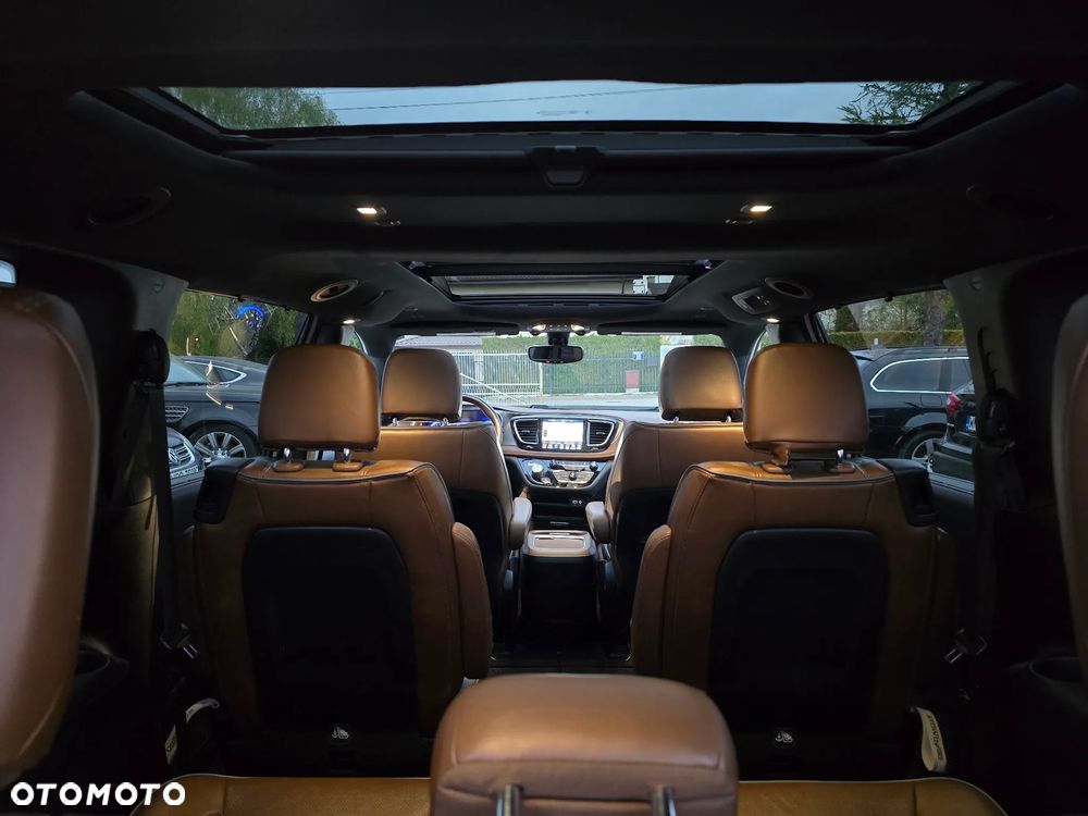 Chrysler Pacifica - 40