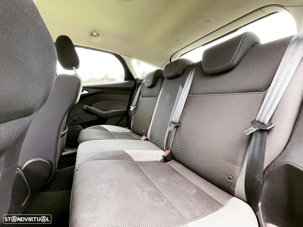 Ford Focus 1.0 EcoBoost S&S ST-Line - 12