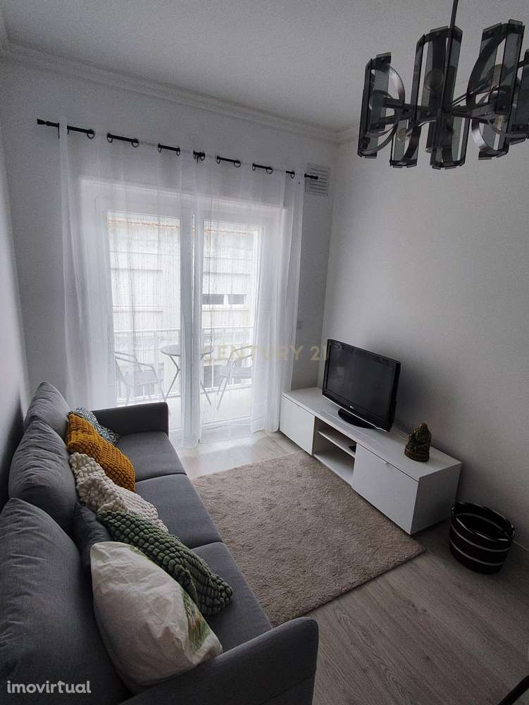 Excelente T1 na Estrela - Grande imagem: 3/10