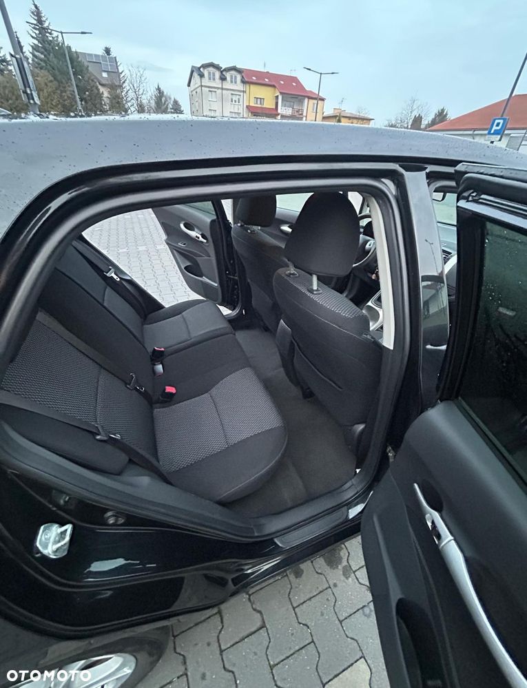 Toyota Auris 1.4 D-4D 2010 - 14