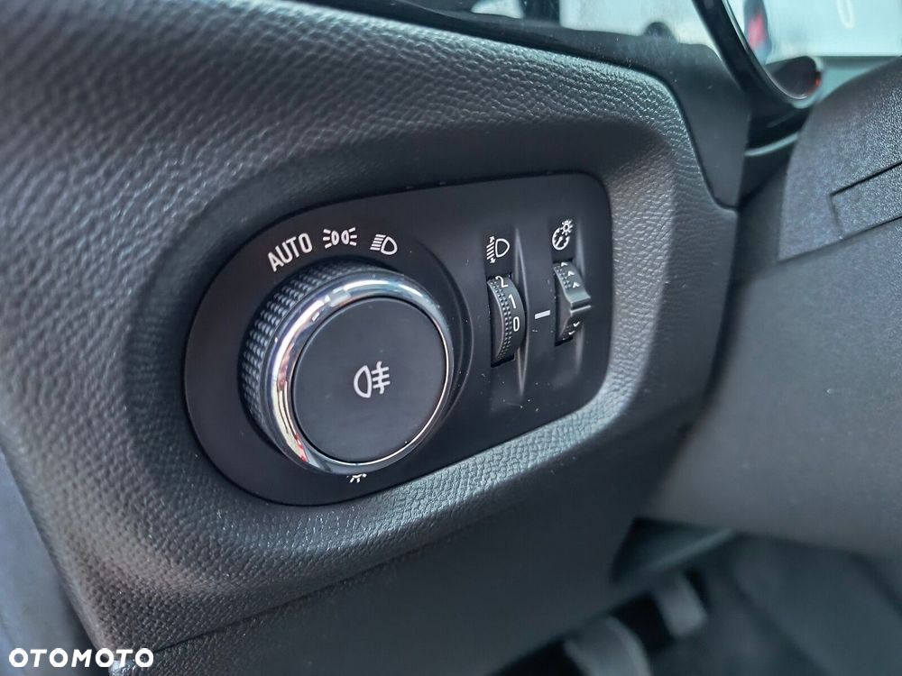 Opel Corsa 1.2 Edition S&S - 22