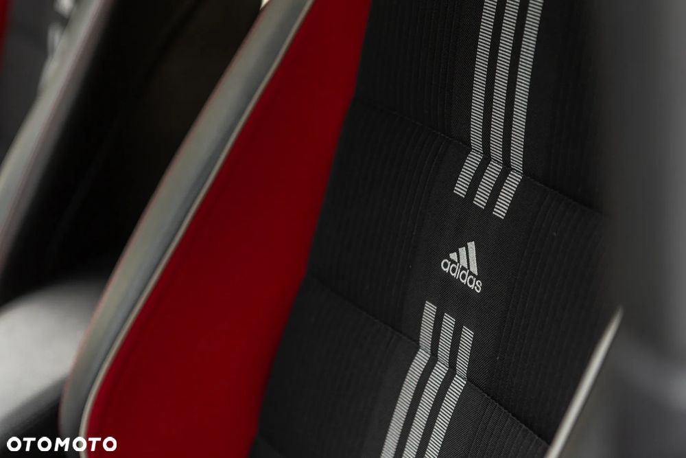 Volkswagen Golf 2.0 TSI GTI - 39