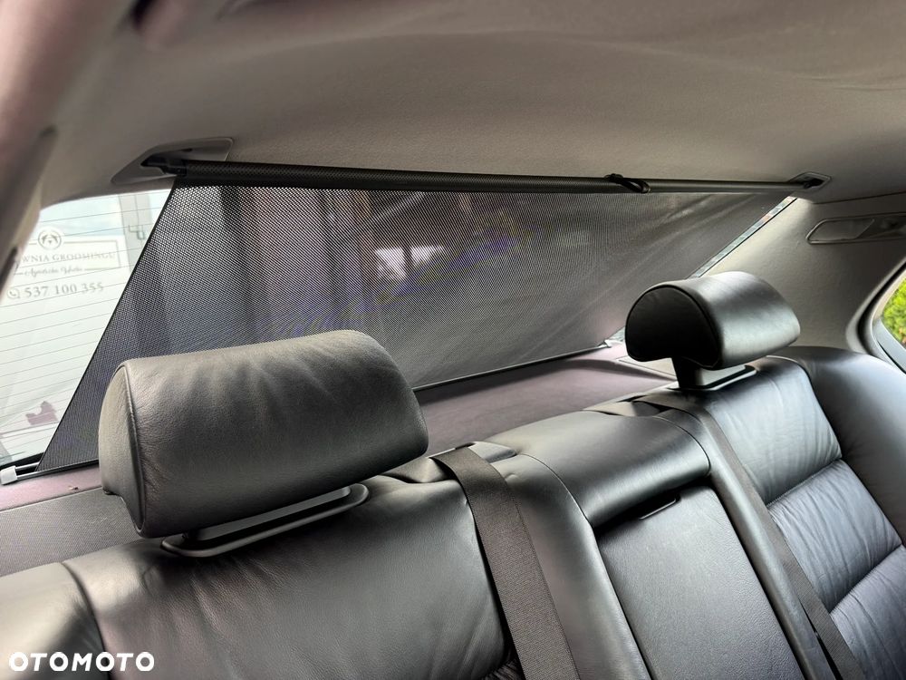 BMW Seria 7 - 32