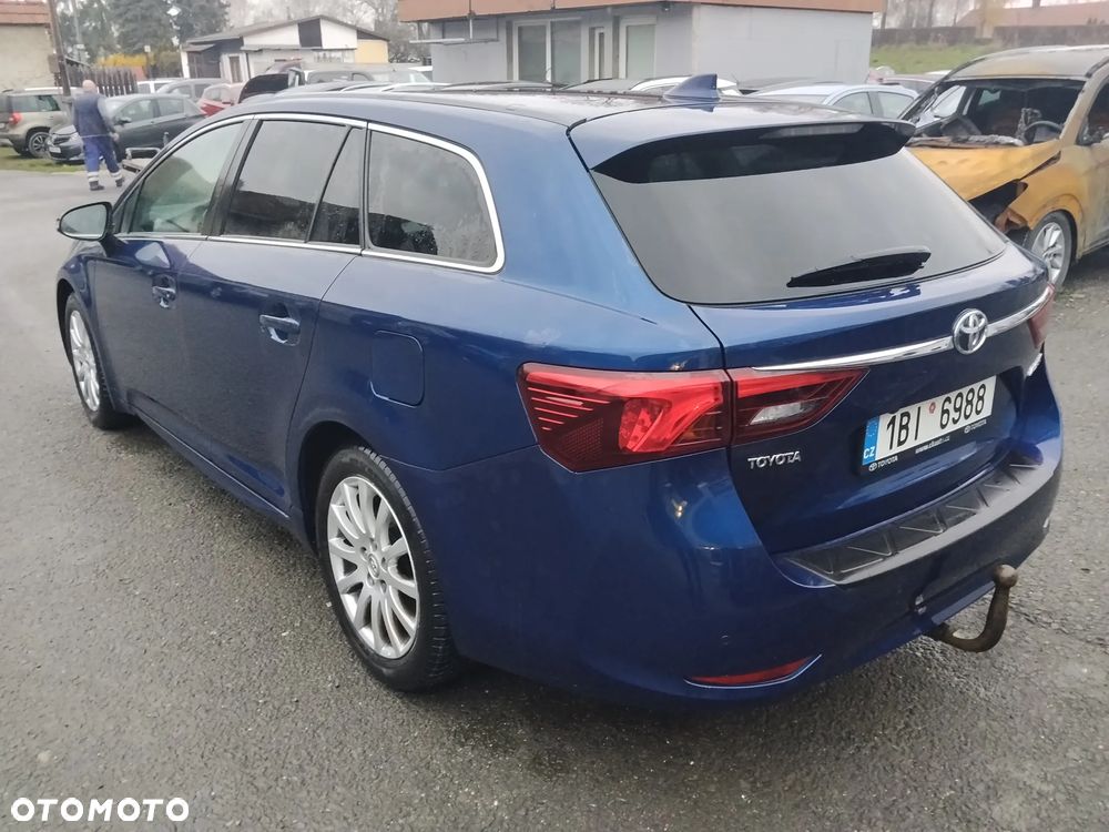 Toyota Avensis - 4
