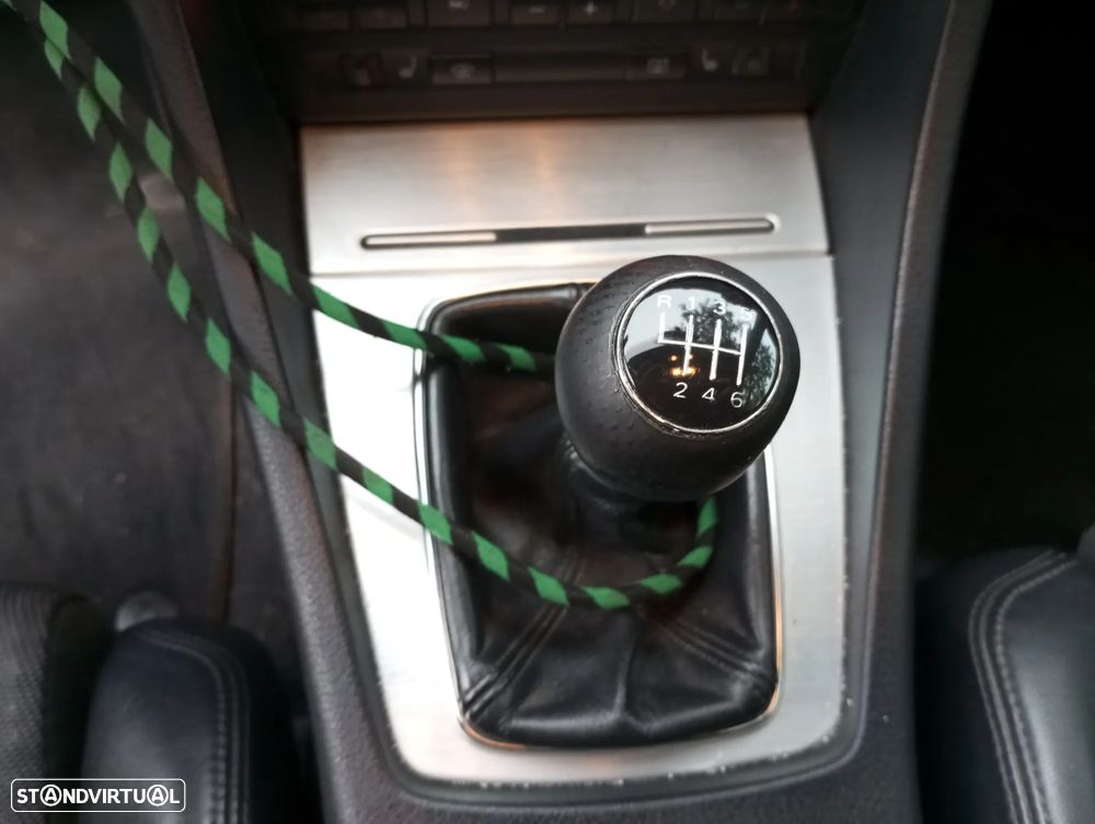 Audi A4 Avant 2.0 TDI S-line - 29