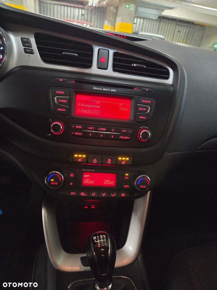 Kia Ceed 1.6 GDI Fifa World Cup Edition - 14