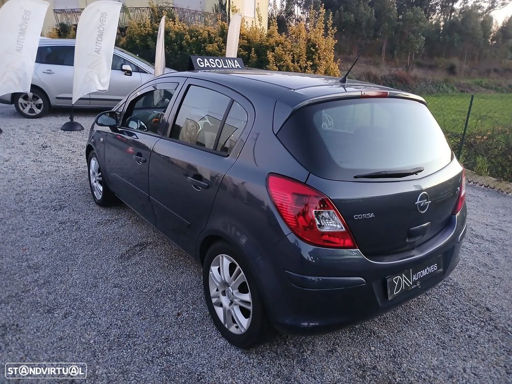 Opel Corsa 1.2 16V Cosmo - 9