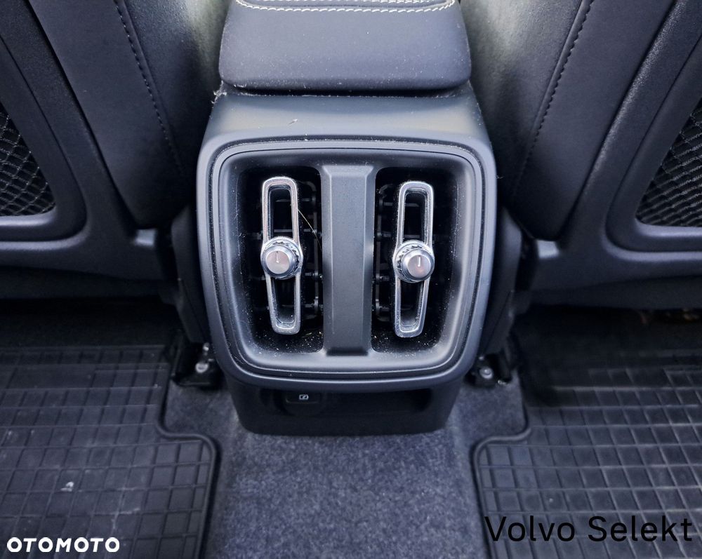 Volvo XC 40 - 28