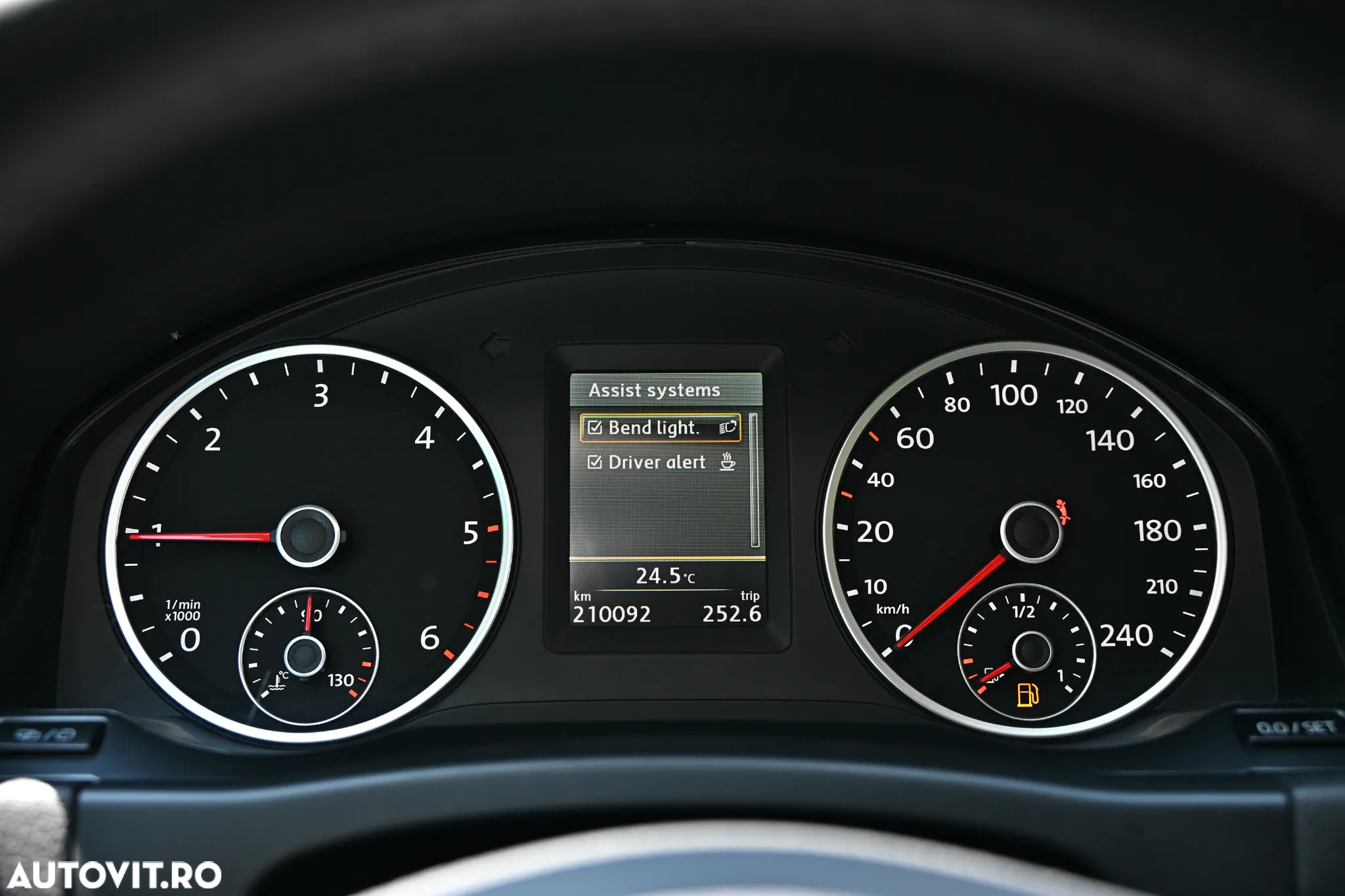 Volkswagen Tiguan 2.0 TDI 4Motion DSG Sport & Style - 29