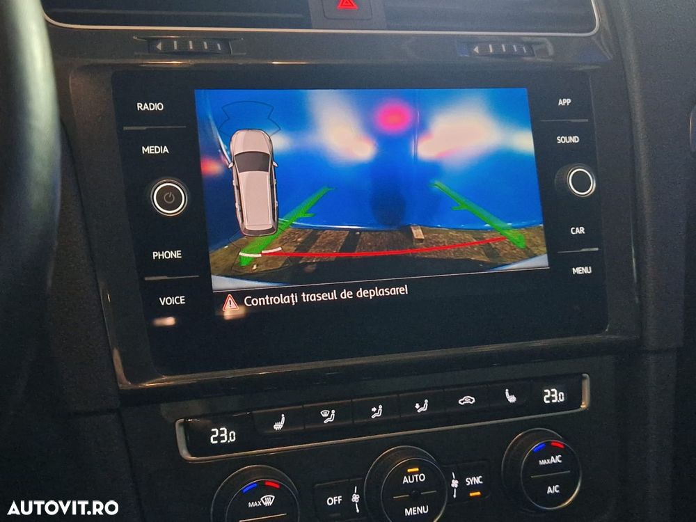 Volkswagen Golf - 20