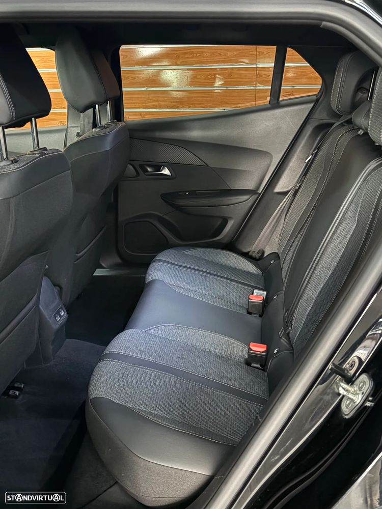 Peugeot 2008 1.2 PureTech Allure Pack EAT8 - 13