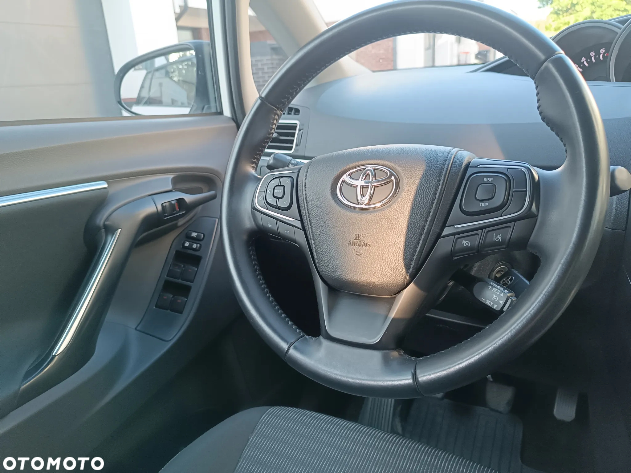 Toyota Verso 1.8 Prestige 7os - 33