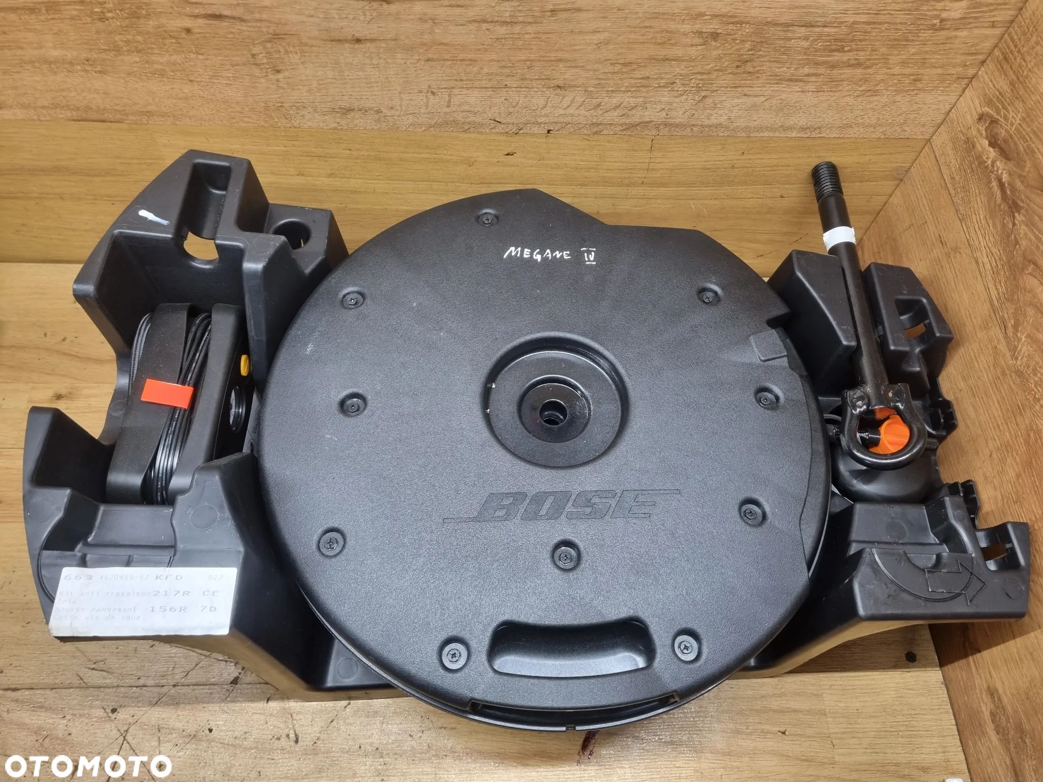 GLOSNIKI SUBWOOFER WZMACNIACZ renault megane IV - 1