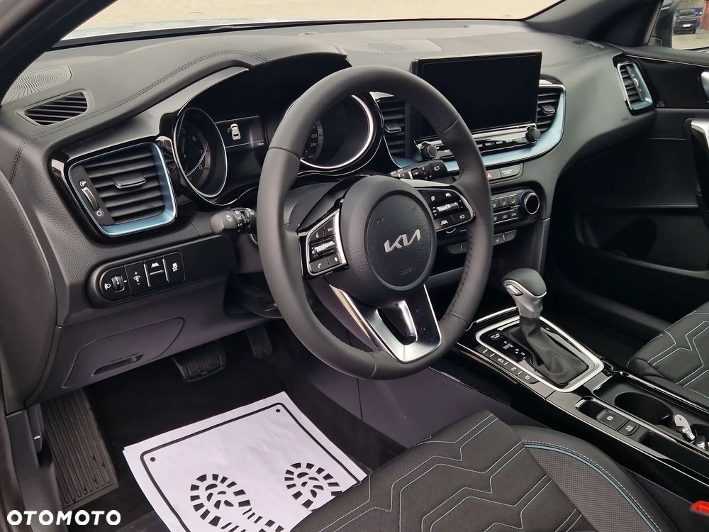 Kia XCeed - 10