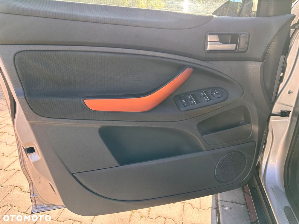 Ford Kuga 2.0 TDCi Trend - 32