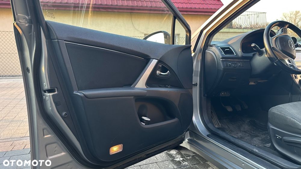 Toyota Avensis 2.0 D-4D - 12
