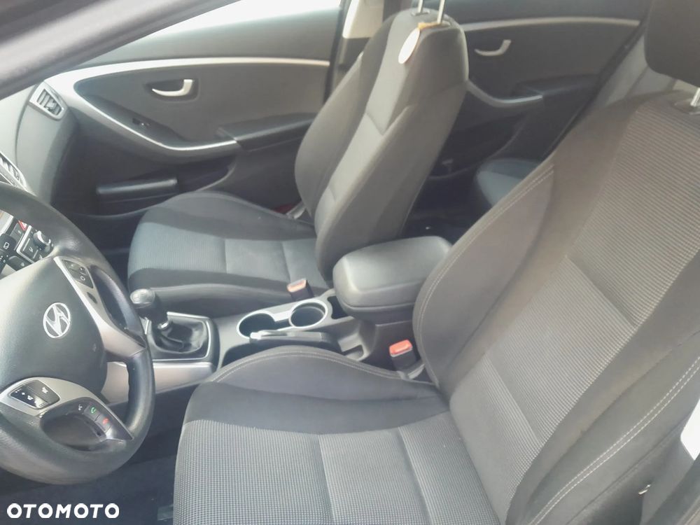 Hyundai i30 1.6 CRDI Trend - 11