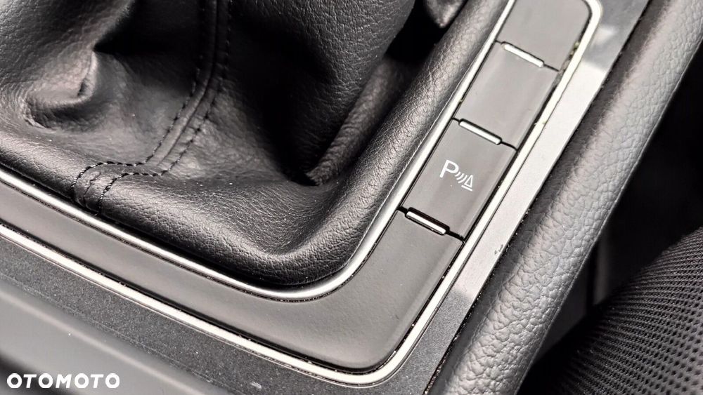 Volkswagen Golf - 27