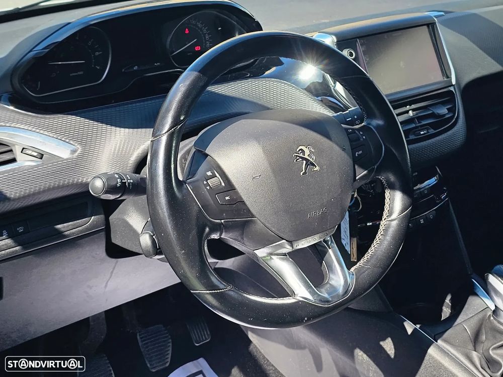 Peugeot 208 PureTech 82 Start & Stop Allure - 11