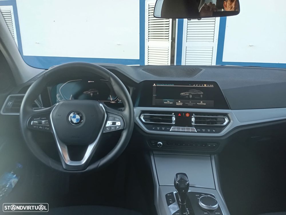 BMW 330 - 13