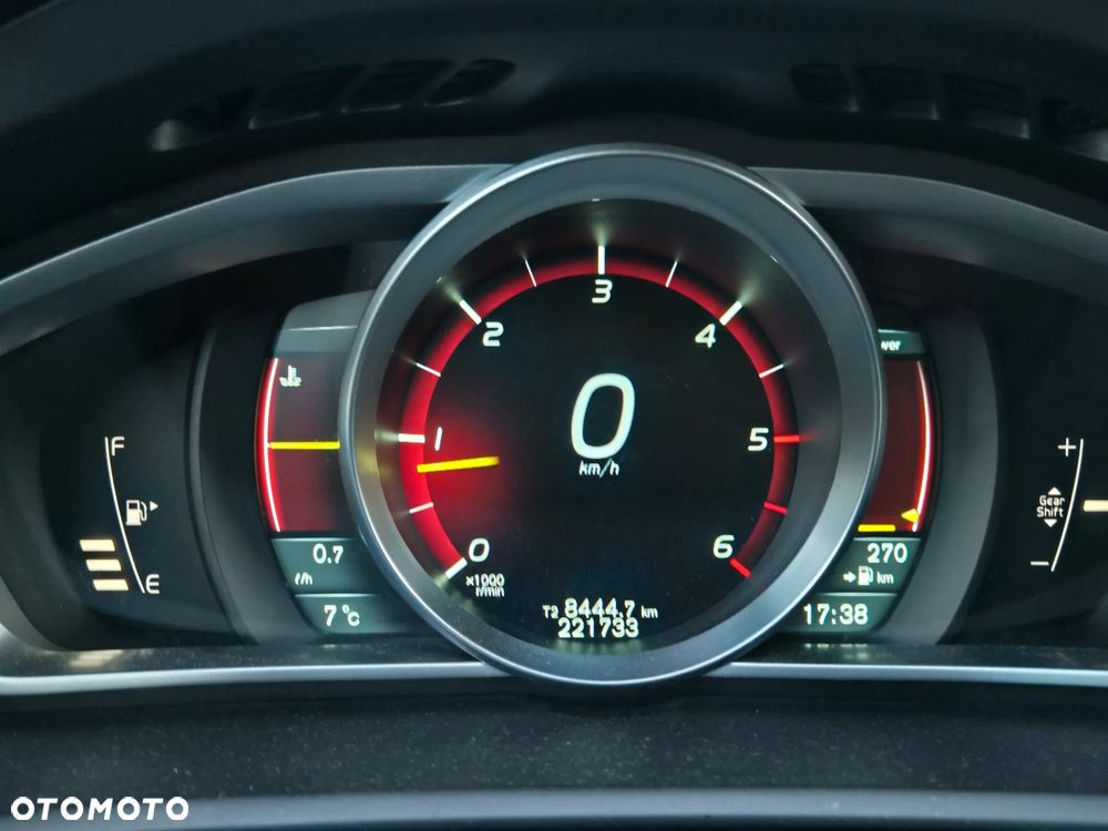 Volvo V40 D4 Kinetic - 17